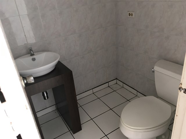 REO 4943 - Photo 7.JPG