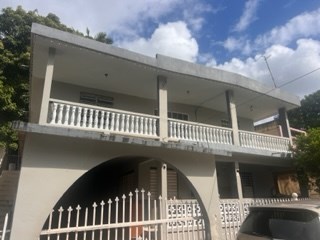 Casa de 6 cuartos en Vega Baja